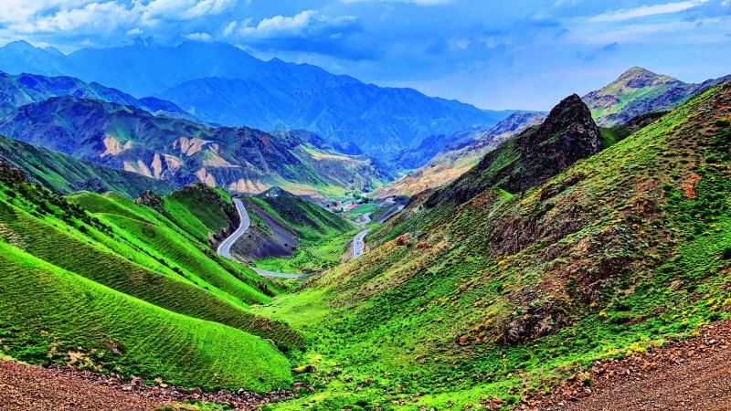一日走四季——独库魅力-穿越天山山脉， 贯通南北疆的公路